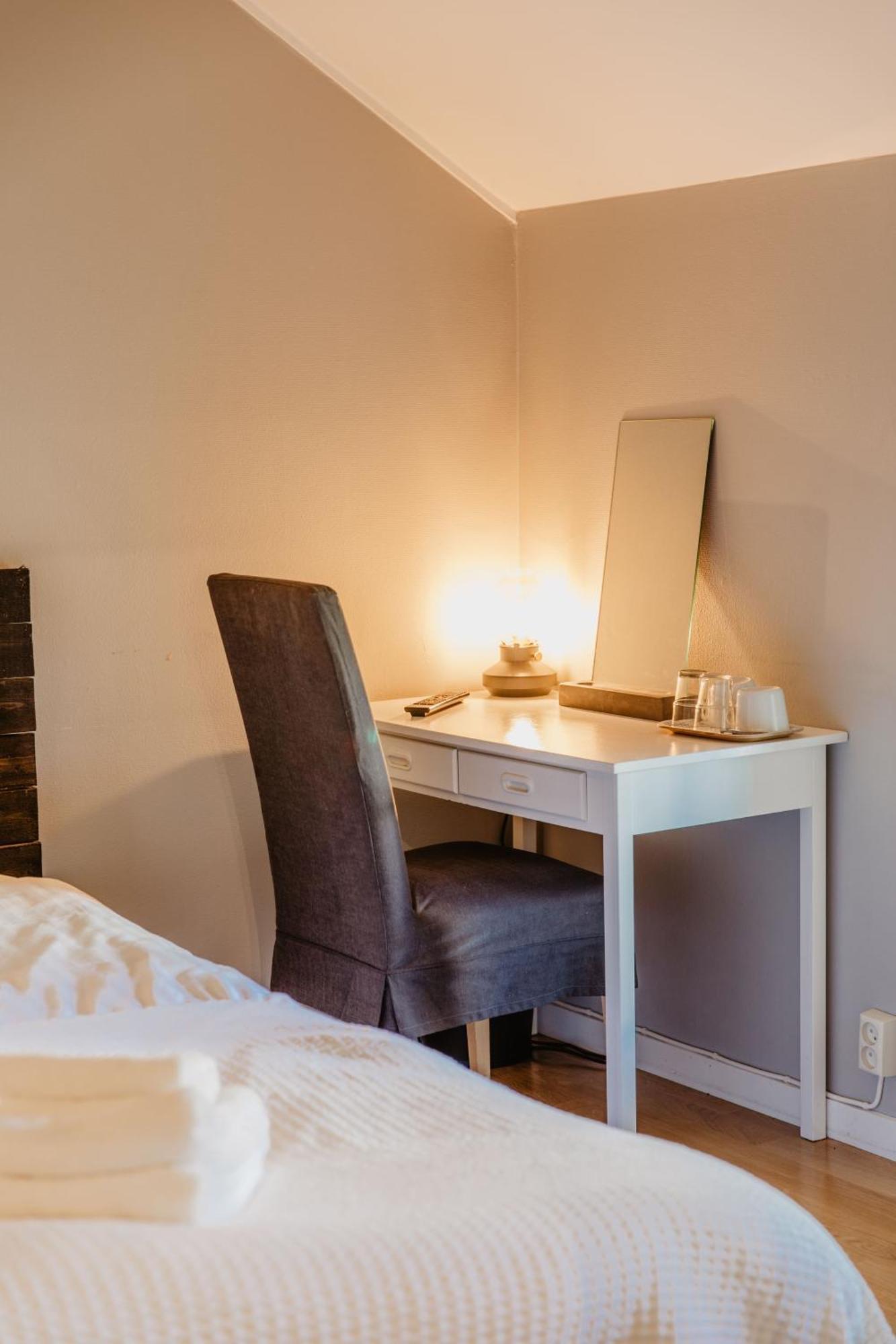 Slottsparken Motel Huskvarna Bagian luar foto