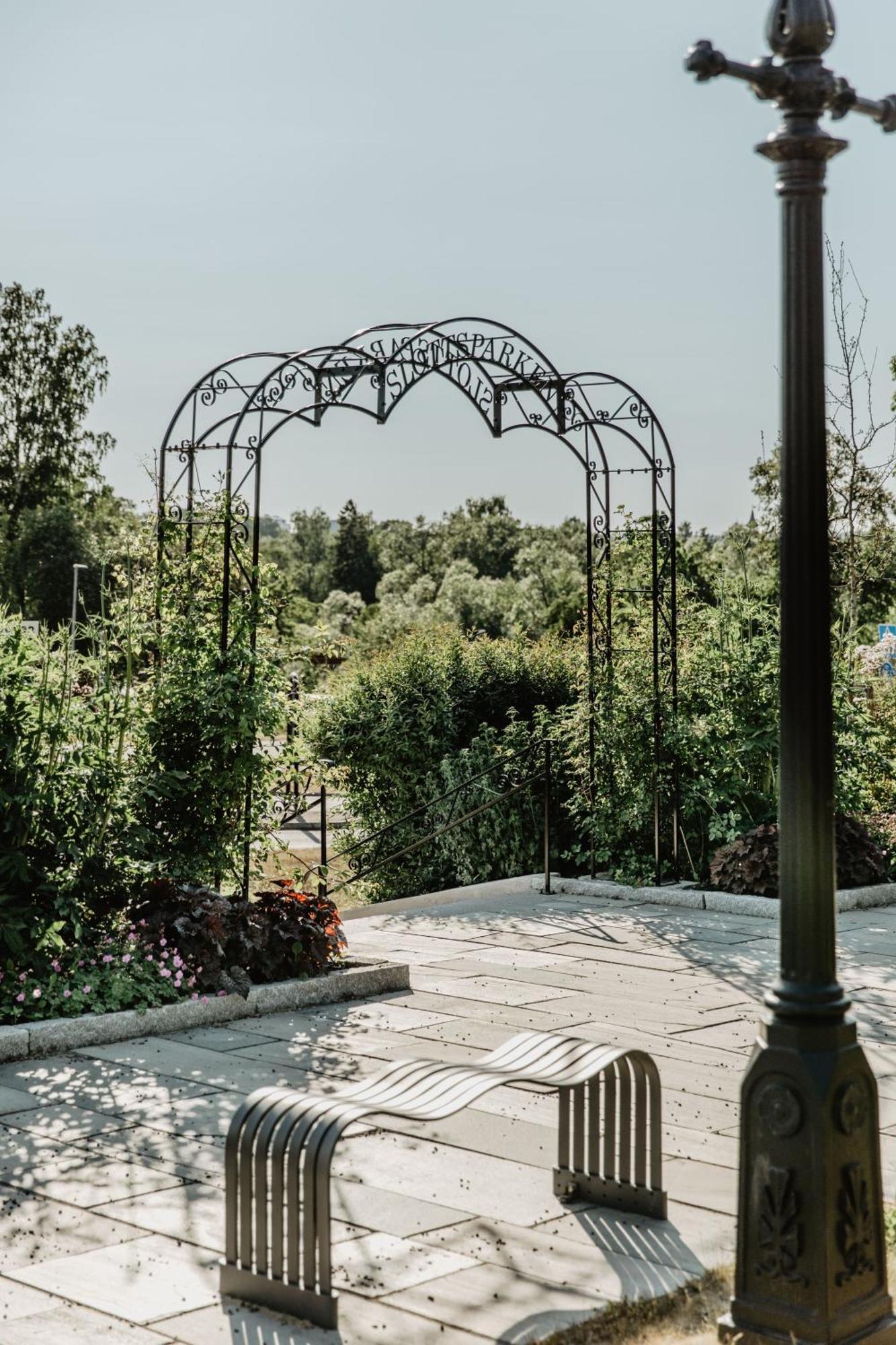 Slottsparken Motel Huskvarna Bagian luar foto