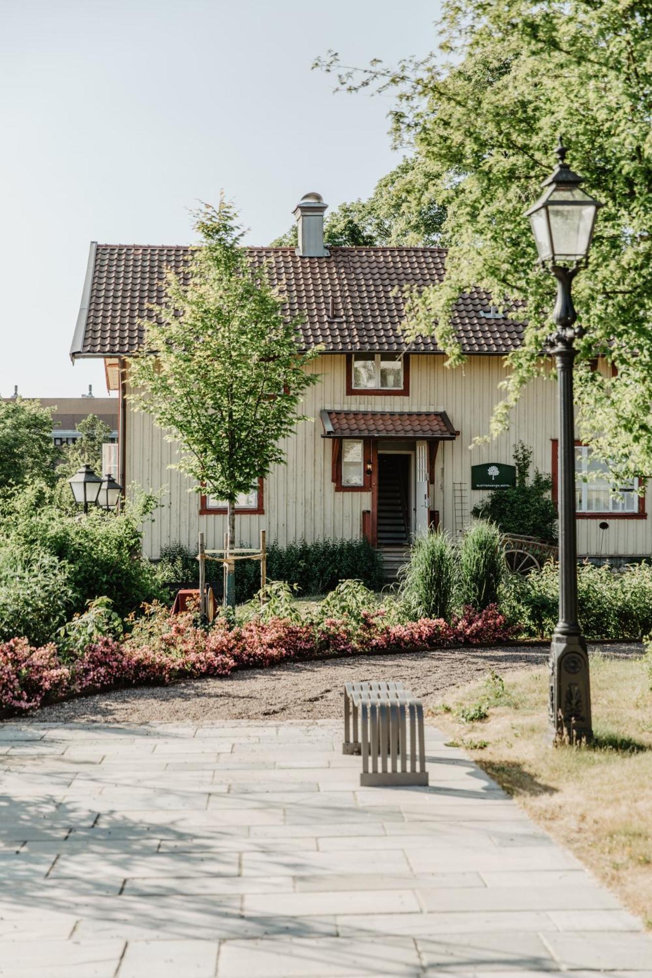 Slottsparken Motel Huskvarna Bagian luar foto